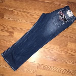MissMe size 32 mid-rise crop jeans